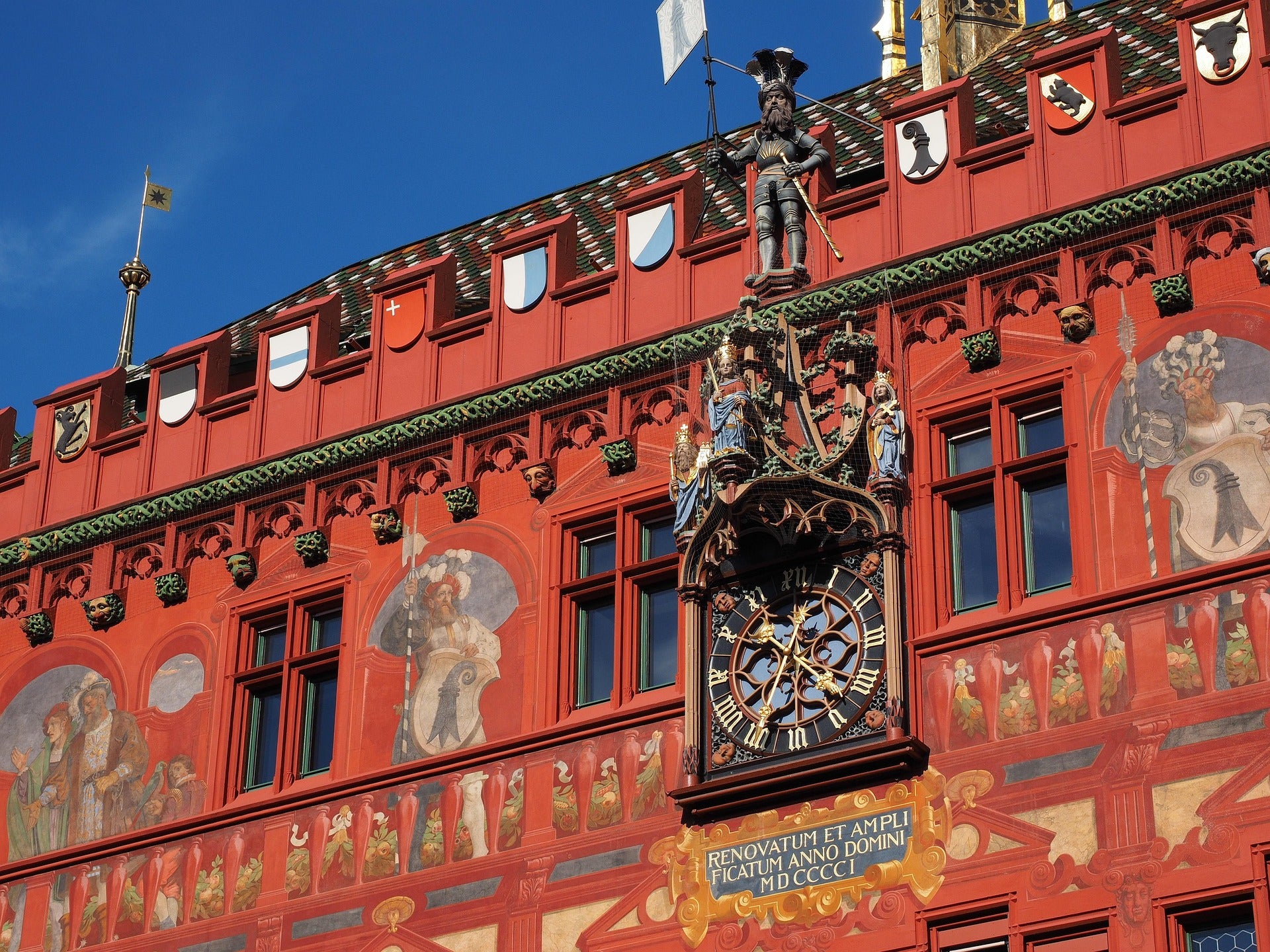 Basler Rathaus mit Uhrturm – Werbeartikel und Werbegeschenke für Pharma, Kongresse und Unternehmen